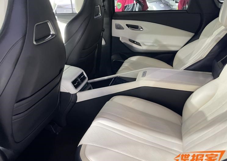  埃安,AION LX
