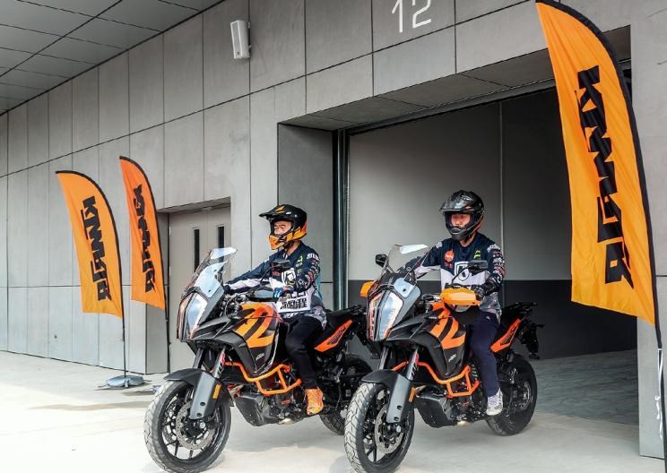  宝马,宝马5系,宝马6系GT,宝马X3(进口),宝马iX3,宝马X4,宝马Z4,宝马5系 插电混动,宝马X2,宝马X6,宝马X7,宝马i3,宝马4系,宝马5系(进口),宝马2系,宝马1系,宝马7系,宝马X3,宝马X5,宝马X1,宝马3系,北京,北京BJ40,北京F40,北京BJ30,北京BJ90,北京BJ80,北京BJ60,理念,广汽本田VE-1
