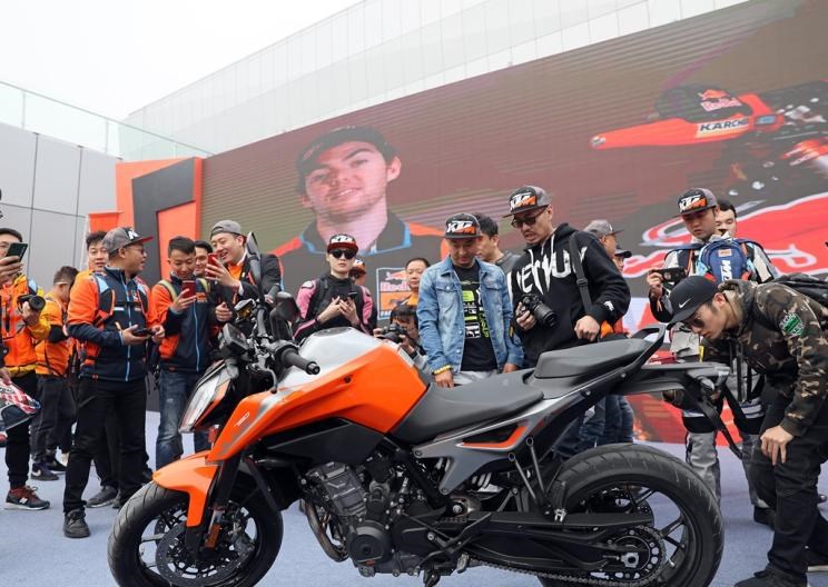  宝马,宝马5系,宝马6系GT,宝马X3(进口),宝马iX3,宝马X4,宝马Z4,宝马5系 插电混动,宝马X2,宝马X6,宝马X7,宝马i3,宝马4系,宝马5系(进口),宝马2系,宝马1系,宝马7系,宝马X3,宝马X5,宝马X1,宝马3系,北京,北京BJ40,北京F40,北京BJ30,北京BJ90,北京BJ80,北京BJ60,理念,广汽本田VE-1