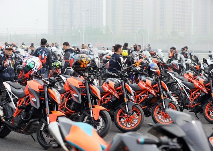  宝马,宝马5系,宝马6系GT,宝马X3(进口),宝马iX3,宝马X4,宝马Z4,宝马5系 插电混动,宝马X2,宝马X6,宝马X7,宝马i3,宝马4系,宝马5系(进口),宝马2系,宝马1系,宝马7系,宝马X3,宝马X5,宝马X1,宝马3系,北京,北京BJ40,北京F40,北京BJ30,北京BJ90,北京BJ80,北京BJ60,理念,广汽本田VE-1