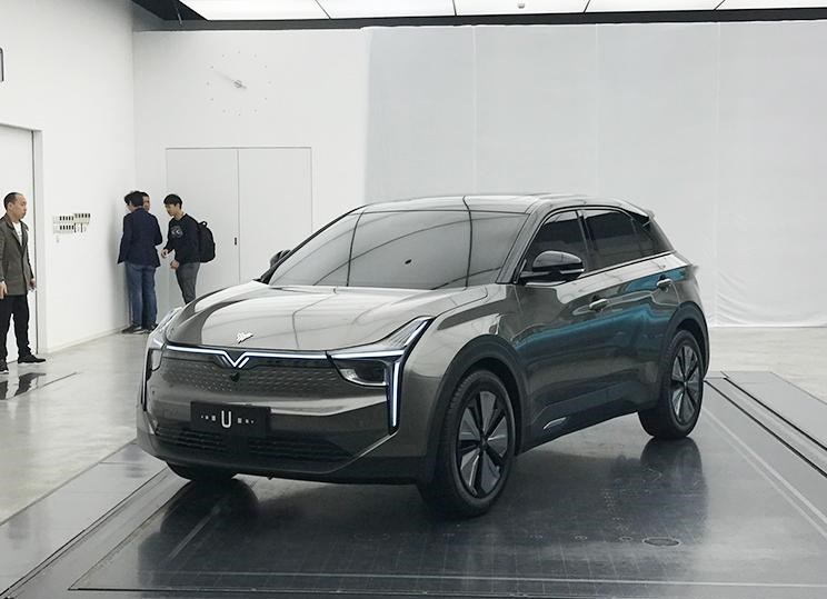  哪吒汽车,哪吒E