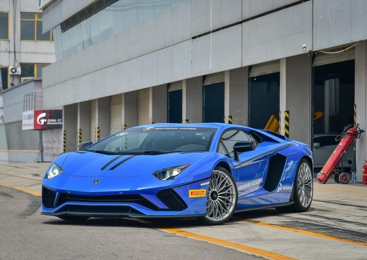  兰博基尼,Aventador
