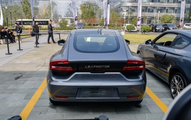  零跑汽车,零跑S01