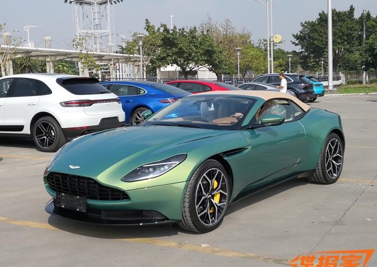  阿斯顿·马丁,阿斯顿·马丁DB11,保时捷,保时捷911