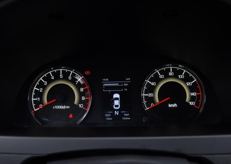  力帆汽车,力帆枫叶80V