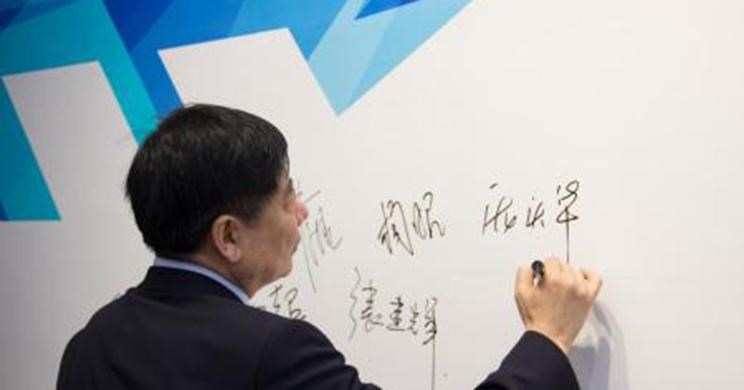  奔驰,奔驰C级,奔驰E级 插电混动,迈巴赫GLS,威霆,奔驰V级,奔驰G级 AMG,奔驰GLC轿跑,奔驰CLA级,奔驰E级(进口),奔驰GLA,奔驰GLS,奔驰G级,奔驰C级(进口),奔驰GLE,奔驰GLB,奔驰A级,奔驰GLC,迈巴赫S级,奔驰S级,奔驰E级,大发,Tsumu Tsumu