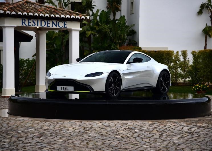  捷豹,捷豹F-TYPE,阿斯顿·马丁,V8 Vantage,保时捷,保时捷911