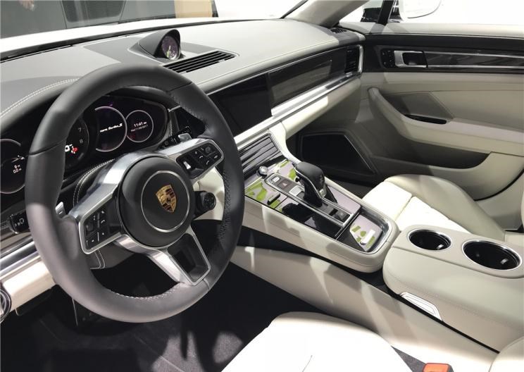  保时捷,Panamera