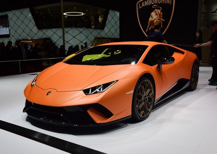  兰博基尼,Urus,Aventador