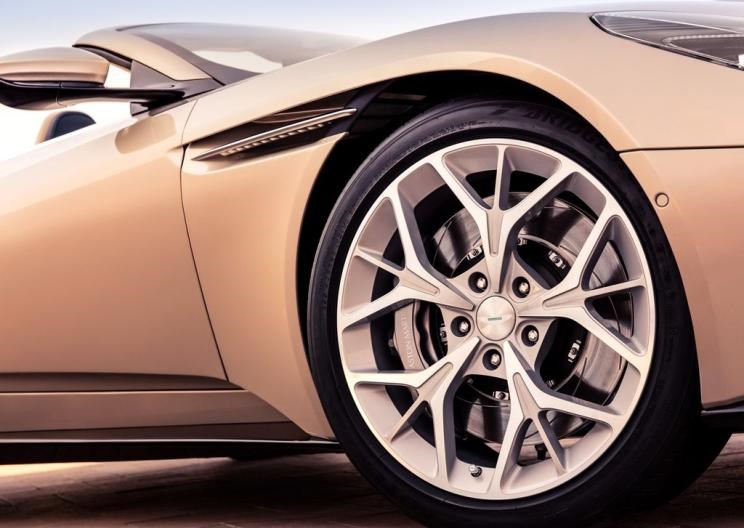  阿斯顿·马丁,阿斯顿·马丁DBX,阿斯顿·马丁DB11,V8 Vantage,阿斯顿·马丁DBS