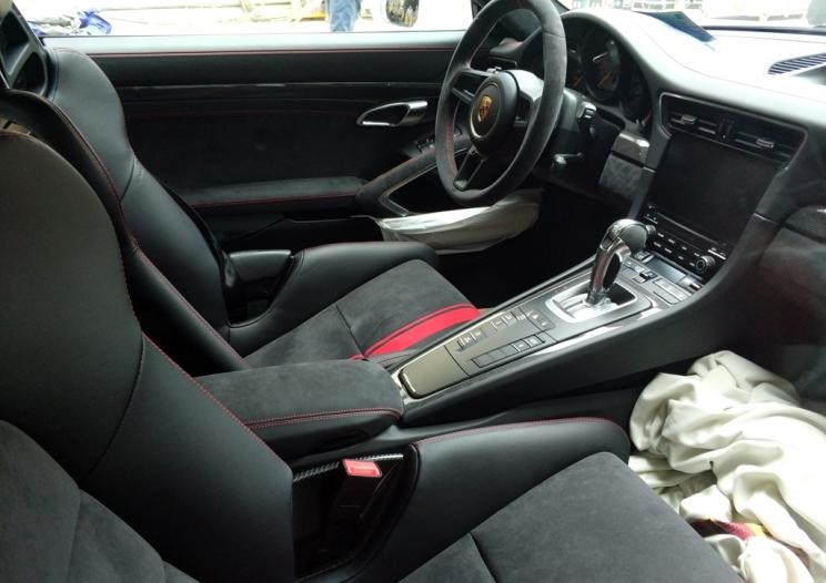  保时捷,Mission R,Cayenne E-Hybrid,Panamera E-Hybrid,Taycan,保时捷911,保时捷718,Cayenne,Macan,Panamera