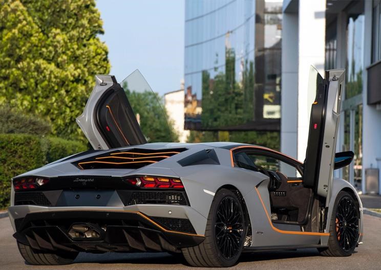  兰博基尼,Aventador