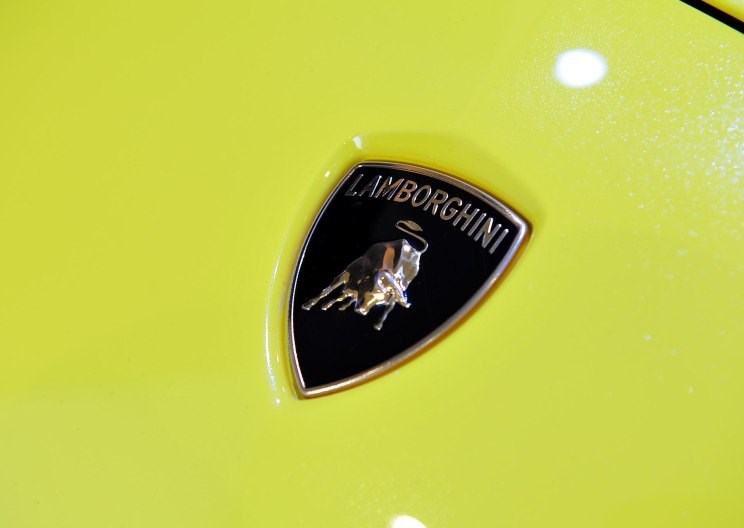  兰博基尼,Urus,Aventador