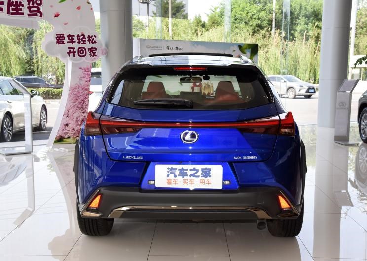  雷克萨斯,雷克萨斯UX