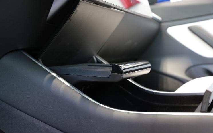  特斯拉,Model Y,Model 3,路虎,发现