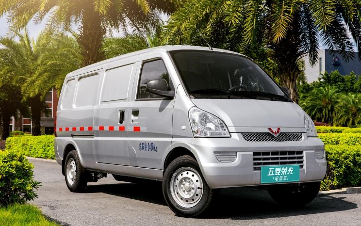 五菱汽车,五菱荣光