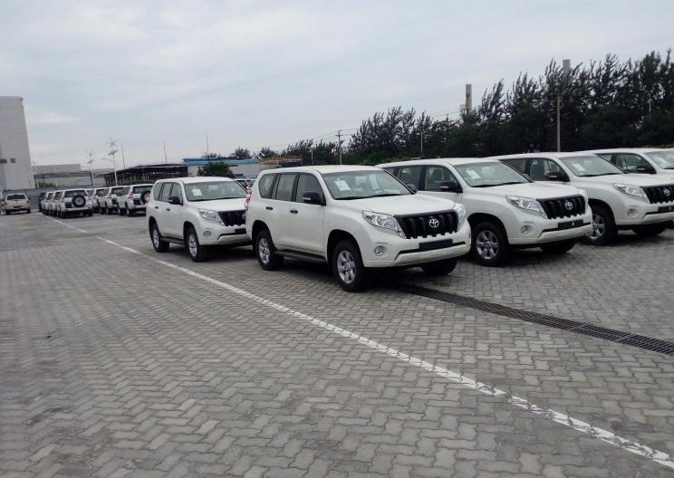  特斯拉,Model X,Model S,Model 3,Model Y,奔驰,奔驰C级,奔驰E级 插电混动,迈巴赫GLS,威霆,奔驰V级,奔驰G级 AMG,奔驰GLC轿跑,奔驰CLA级,奔驰E级(进口),奔驰GLA,奔驰GLS,奔驰G级,奔驰C级(进口),奔驰GLE,奔驰GLB,奔驰A级,奔驰GLC,迈巴赫S级,奔驰S级,奔驰E级,奥迪,奥迪A6L,奥迪Q5L,奥迪A4L,奥迪A5,奥迪Q3,奥迪A6,奥迪A8,奥迪A3,奥迪Q6,奥迪A7L,奥迪Q7,奥迪Q3 Sportback,奥迪R8,奥迪S4,奥迪A4(进口),奥迪Q8,奥迪A6L 插电混动,奥迪RS 7,奥迪Q2L,奥迪A7,路虎,揽胜,卫士 插电混动,揽胜运动版 插电混动,发现运动版 插电混动,揽胜 插电混动,揽胜极光 插电混动,发现,揽胜运动版,揽胜星脉,发现运动版,揽胜极光,卫士,雷克萨斯,雷克萨斯LX,雷克萨斯UX,雷克萨斯NX,雷克萨斯RZ,雷克萨斯LS,雷克萨斯RX,雷克萨斯LF-30,雷克萨斯NX 插电混动,雷克萨斯GX,雷克萨斯UX 纯电动,雷克萨斯RX 插电混动,雷克萨斯LC,雷克萨斯LM,雷克萨斯ES,宝马,宝马5系,宝马6系GT,宝马X3(进口),宝马iX3,宝马X4,宝马Z4,宝马5系 插电混动,宝马X2,宝马X6,宝马X7,宝马i3,宝马4系,宝马5系(进口),宝马2系,宝马1系,宝马7系,宝马X3,宝马X5,宝马X1,宝马3系,三菱,欧蓝德 插电混动(进口),三菱L200,阿图柯,奕歌,劲炫,帕杰罗(进口),欧蓝德,日产,轩逸,Ariya(海外),日产Z,奇骏·电驱版 e-POWER,ARIYA艾睿雅,纳瓦拉,蓝鸟,劲客,骐达,楼兰,奇骏·荣耀,轩逸·电驱版 e-POWER,途乐,途达,奇骏,逍客,天籁,丰田,卡罗拉锐放,威兰达,锋兰达,RAV4荣放,汉兰达,卡罗拉,凯美瑞,亚洲狮,一汽丰田bZ3,红杉,丰田C-HR,皇冠,埃尔法,广汽丰田bZ4X,YARiS L 致炫,赛那,皇冠陆放,雷凌,威驰,亚洲龙