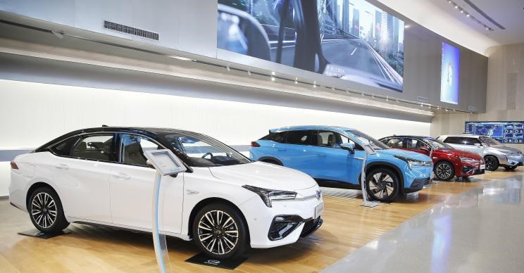  雷克萨斯,雷克萨斯LX,雷克萨斯UX,雷克萨斯NX,雷克萨斯RZ,雷克萨斯LS,雷克萨斯RX,雷克萨斯LF-30,雷克萨斯NX 插电混动,雷克萨斯GX,雷克萨斯UX 纯电动,雷克萨斯RX 插电混动,雷克萨斯LC,雷克萨斯LM,雷克萨斯ES,一汽,森雅R8,一汽蓝舰H6,森雅鸿雁,丰田,卡罗拉锐放,威兰达,锋兰达,RAV4荣放,汉兰达,卡罗拉,凯美瑞,亚洲狮,一汽丰田bZ3,红杉,丰田C-HR,皇冠,埃尔法,广汽丰田bZ4X,YARiS L 致炫,赛那,皇冠陆放,雷凌,威驰,亚洲龙