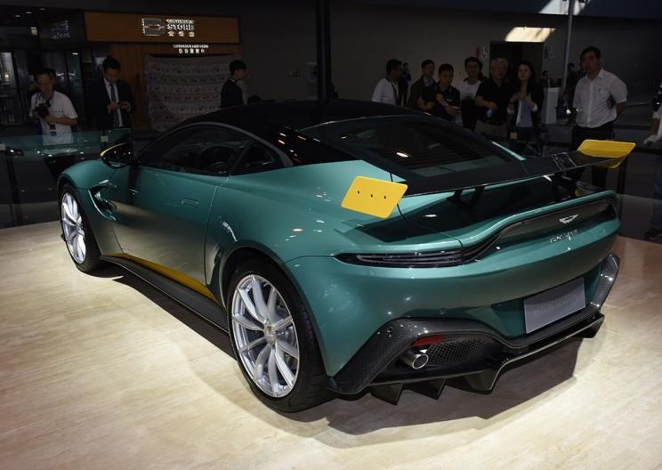  阿斯顿·马丁,V8 Vantage