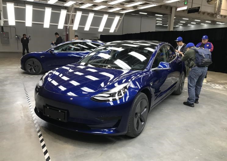  特斯拉,Model 3