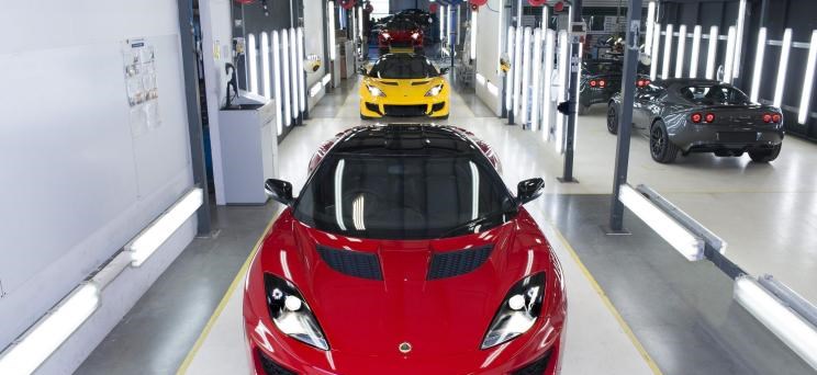  特斯拉,Model X,Model S,Model 3,Model Y,五十铃,牧游侠,翼放EV,瑞迈EV,翼放ES,瑞迈S,翼放EC,经典瑞迈,铃拓,D-MAX,保时捷,Mission R,Cayenne E-Hybrid,Panamera E-Hybrid,Taycan,保时捷911,保时捷718,Cayenne,Macan,Panamera,沃尔沃,沃尔沃C40,沃尔沃S60 RECHARGE,沃尔沃XC40 RECHARGE,沃尔沃V90,沃尔沃XC90 RECHARGE,沃尔沃S90 RECHARGE,Concept Recharge,沃尔沃C40(进口),沃尔沃EX90,沃尔沃V60,沃尔沃XC60 RECHARGE,沃尔沃XC40,沃尔沃XC90,沃尔沃S60,沃尔沃S90,沃尔沃XC60,起亚,起亚K3 EV,索兰托,Seltos,福瑞迪,焕驰,起亚KX5,起亚EV6,嘉华(进口),嘉华,KX3傲跑,起亚K5,狮铂拓界,智跑,奕跑,起亚K3,路特斯,Evija,Emira,路特斯ELETRE
