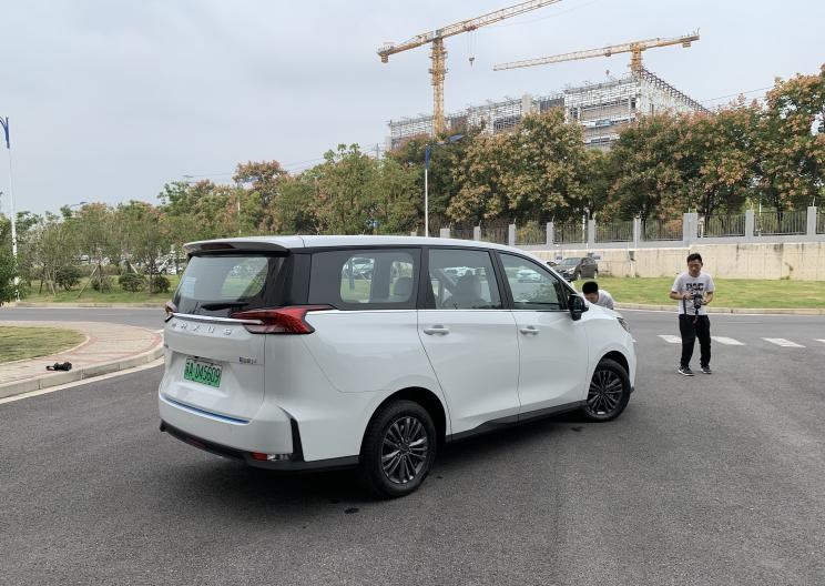 成功汽车,斑马
