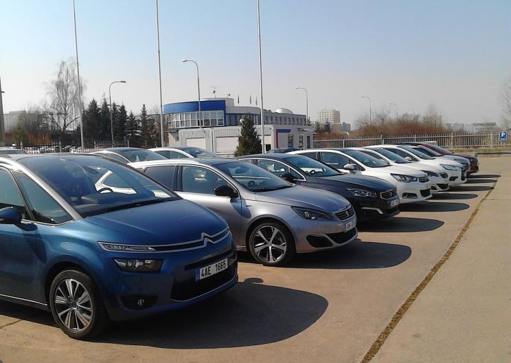  标致,标致508L PHEV,标致4008,标致2008,标致508L,标致5008,标致408X,标致408,标致4008 PHEV,奔驰,奔驰C级,奔驰E级 插电混动,迈巴赫GLS,威霆,奔驰V级,奔驰G级 AMG,奔驰GLC轿跑,奔驰CLA级,奔驰E级(进口),奔驰GLA,奔驰GLS,奔驰G级,奔驰C级(进口),奔驰GLE,奔驰GLB,奔驰A级,奔驰GLC,迈巴赫S级,奔驰S级,奔驰E级,大众,途岳,途观L,宝来,迈腾,帕萨特,速腾,途铠,探歌,途锐,探影,Polo,探岳,高尔夫,一汽-大众CC,途昂,揽巡,桑塔纳,凌渡,揽境,朗逸,宝马,宝马5系,宝马6系GT,宝马X3(进口),宝马iX3,宝马X4,宝马Z4,宝马5系 插电混动,宝马X2,宝马X6,宝马X7,宝马i3,宝马4系,宝马5系(进口),宝马2系,宝马1系,宝马7系,宝马X3,宝马X5,宝马X1,宝马3系,斯柯达,晶锐(进口),柯珞克,柯米克,昕锐,速派,柯迪亚克GT,明锐,柯迪亚克,雪铁龙,雪铁龙19_19,雪铁龙C3-XR,天逸 C5 AIRCROSS,雪铁龙C6,天逸 C5 AIRCROSS 插电混动,凡尔赛C5 X
